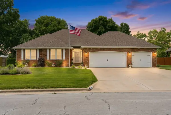 4661 S Warren Avenue, Springfield, MO 65810