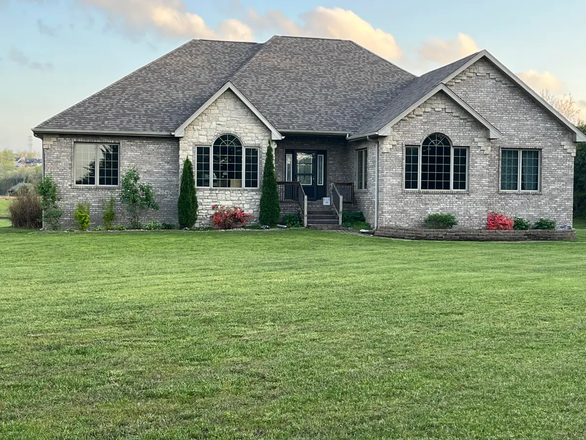 8105 N Farm Road 207, Strafford, MO 65757 - #1