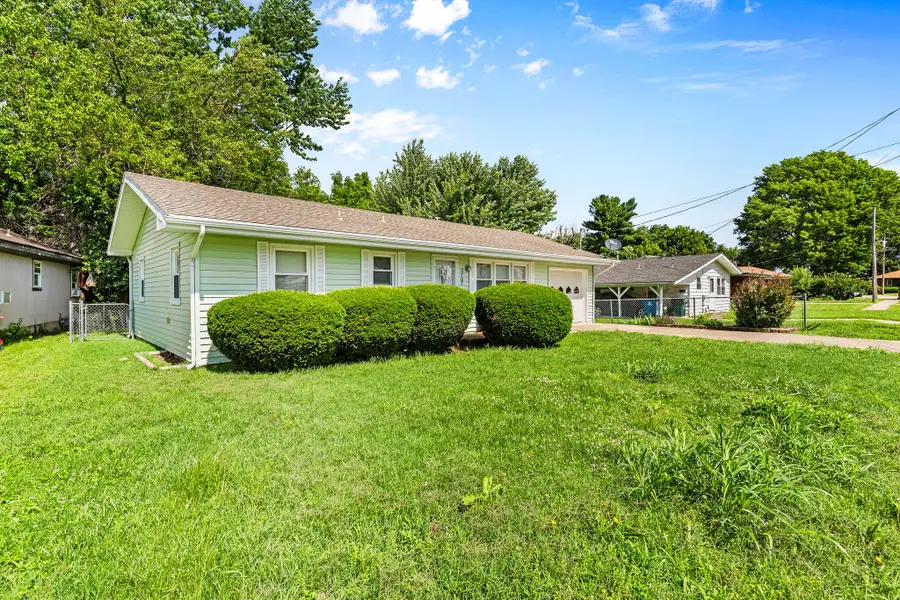 2707 N Eloise Avenue, Springfield, MO 65803 - #3