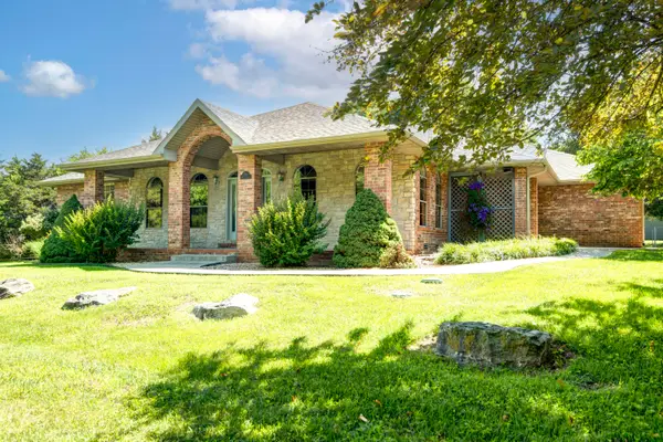 746 S Moppin Hollow Lane, Nixa, MO 65714