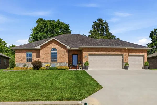 1260 S Mission Avenue, Bolivar, MO 65613