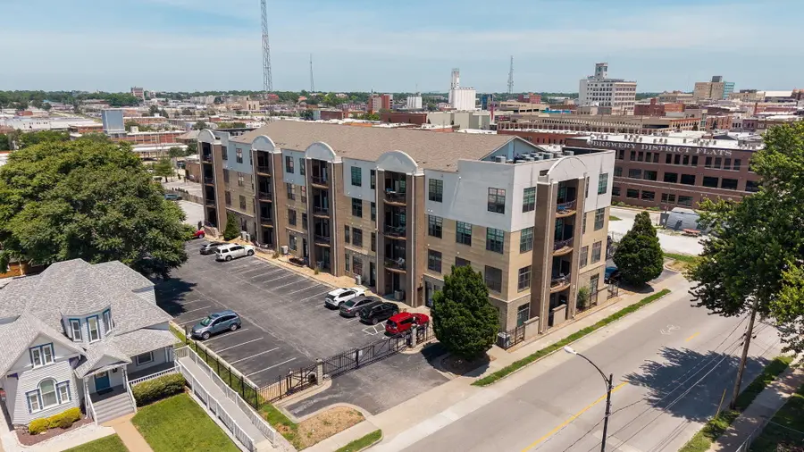 623 W Walnut Street #Unit 301, Springfield, MO 65806 - #2