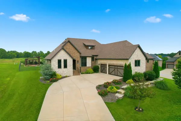 3215 W Bluffview Street, Springfield, MO 65810