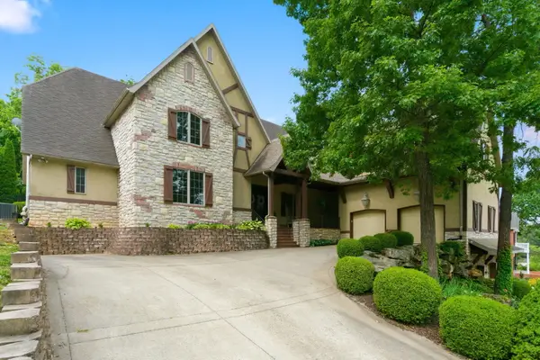 1646 W Caleb Court, Springfield, MO 65810