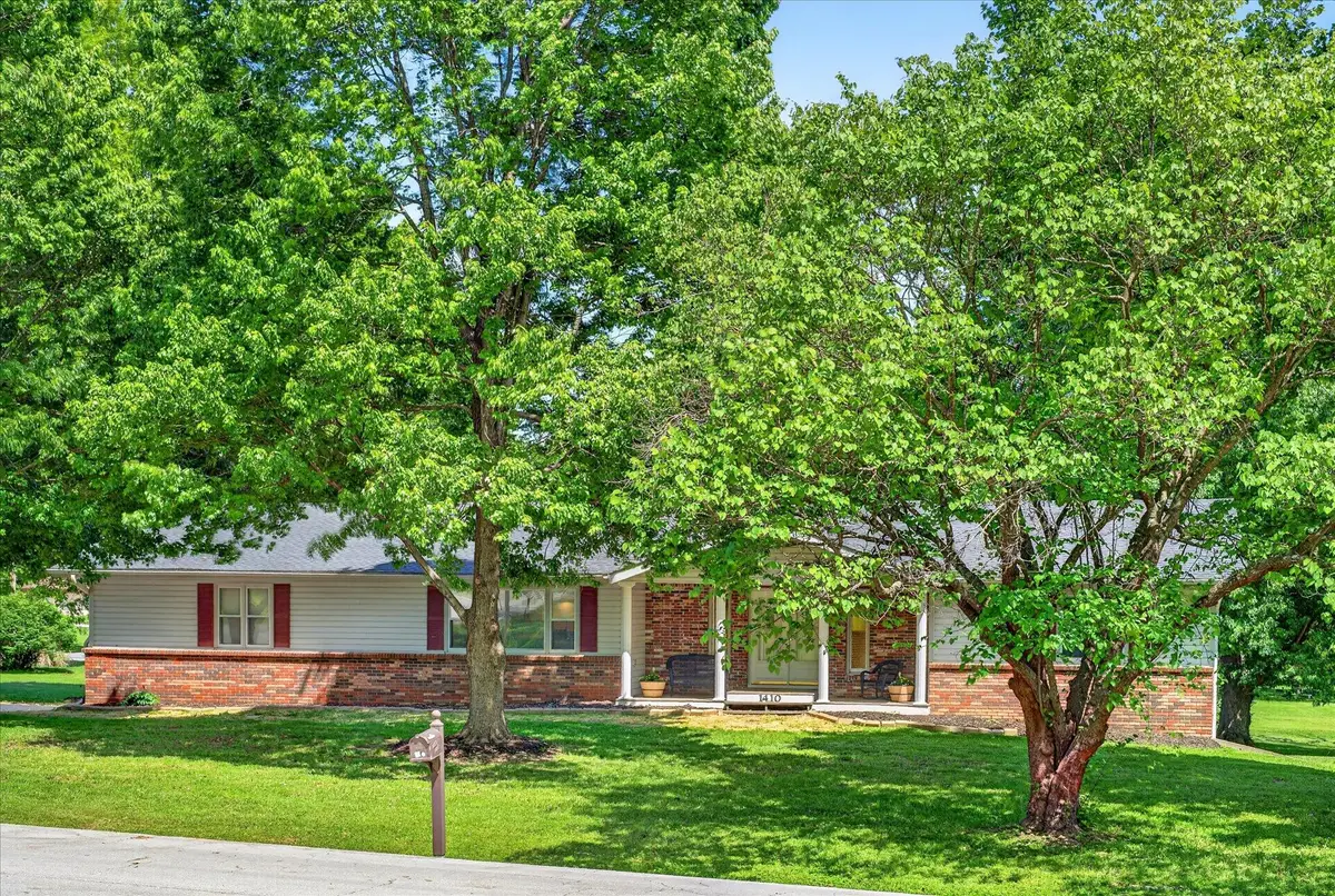 1410 S Briar Avenue, Springfield, MO 65809 - #1