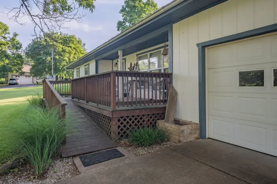350 Glenwood Circle, Cassville, MO 65625 - #2