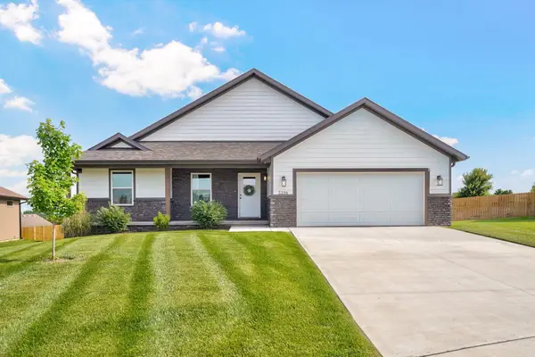 2216 W Braxton Court, Ozark, MO 65721