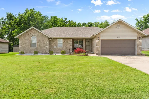 3208 W Grandview Street, Springfield, MO 65803