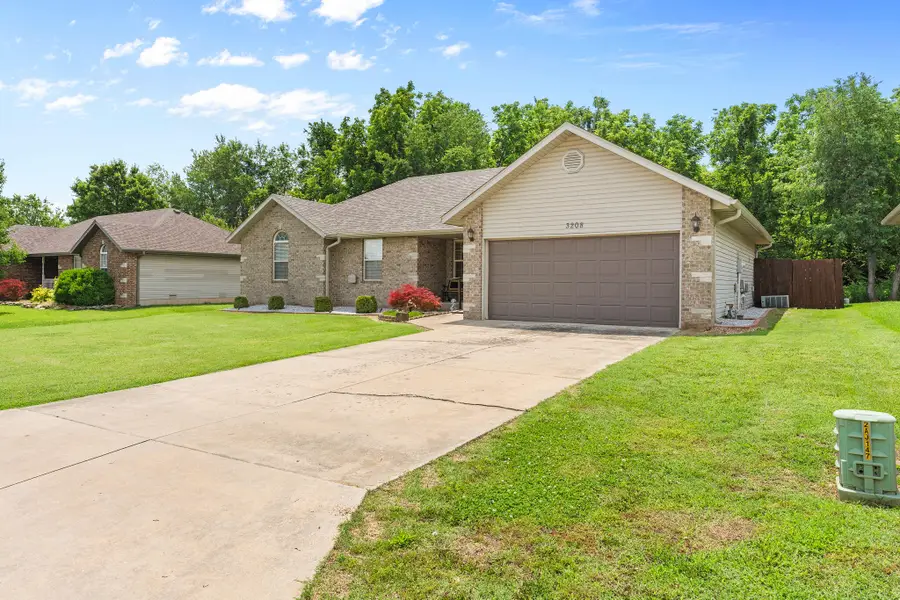 3208 W Grandview Street, Springfield, MO 65803 - #2