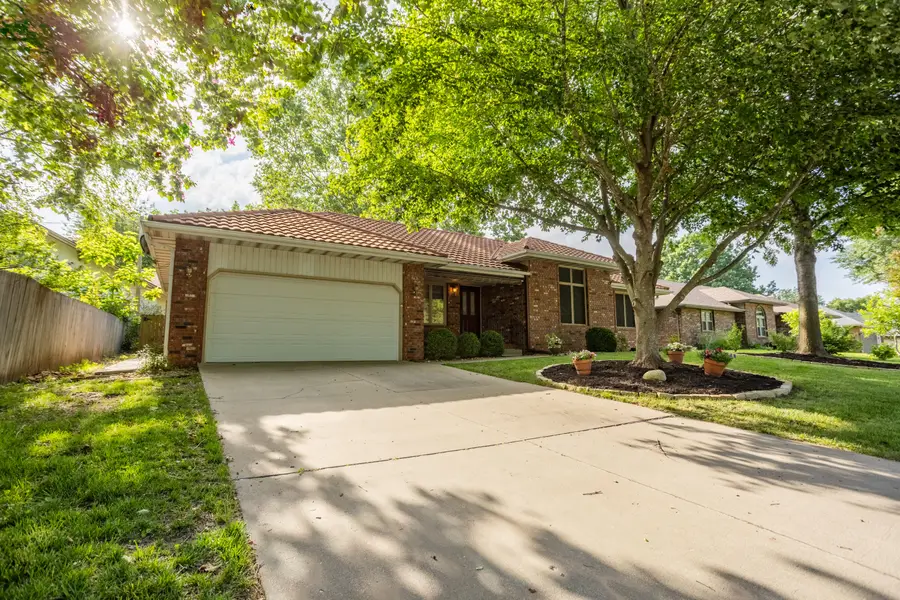 612 S Sparks Avenue, Springfield, MO 65802 - #3