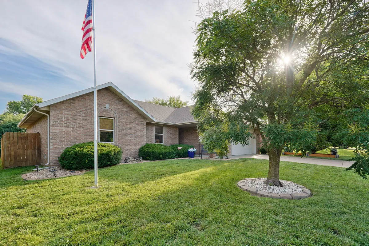 3551 W Vincent Drive, Springfield, MO 65810 - #1