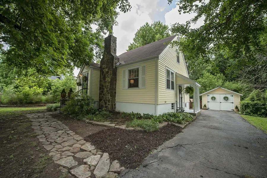 1559 S Fremont Avenue, Springfield, MO 65804 - #2