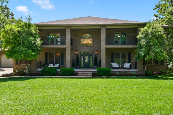 1013 Silvercrest Place, Reeds Spring, MO 65737