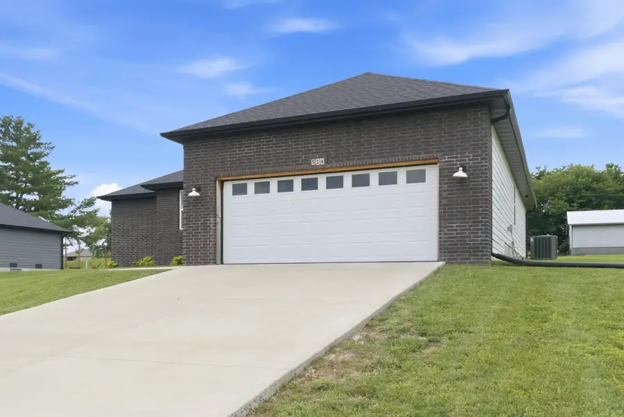 524 E Logan Street, Willard, MO 65781 - #2