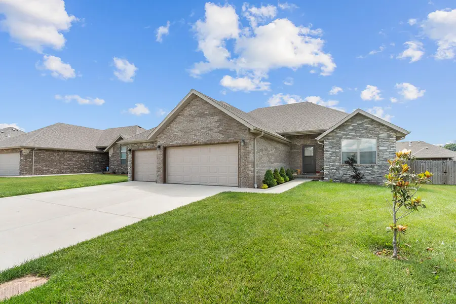 673 N Maplewood Hills Road, Nixa, MO 65714 - #2