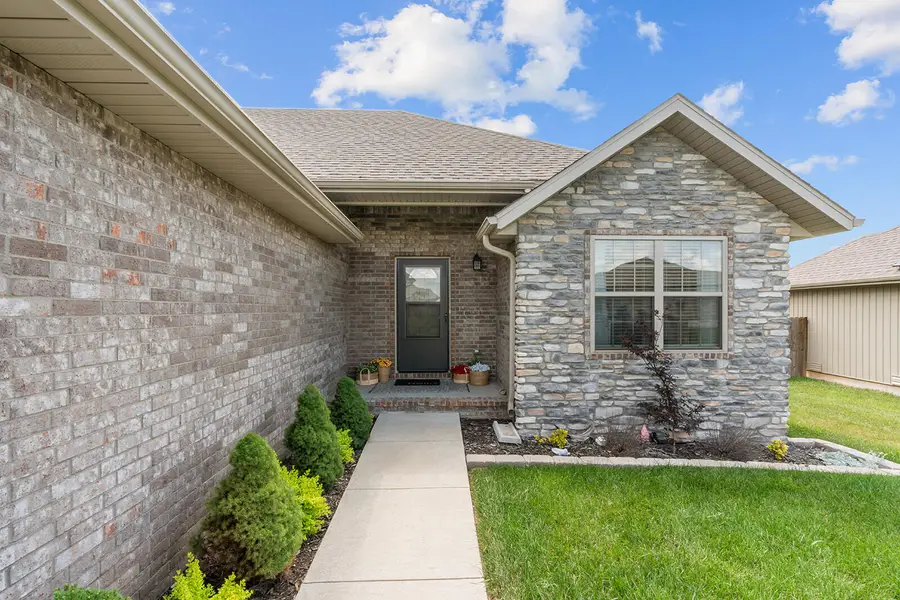 673 N Maplewood Hills Road, Nixa, MO 65714 - #3