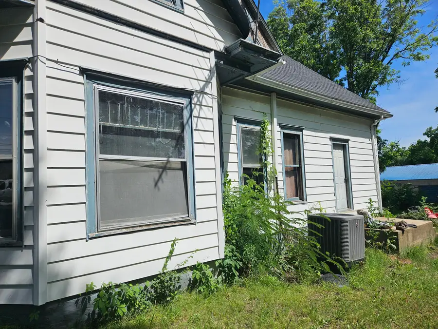 203 E Pennington Avenue, Ava, MO 65608 - #3