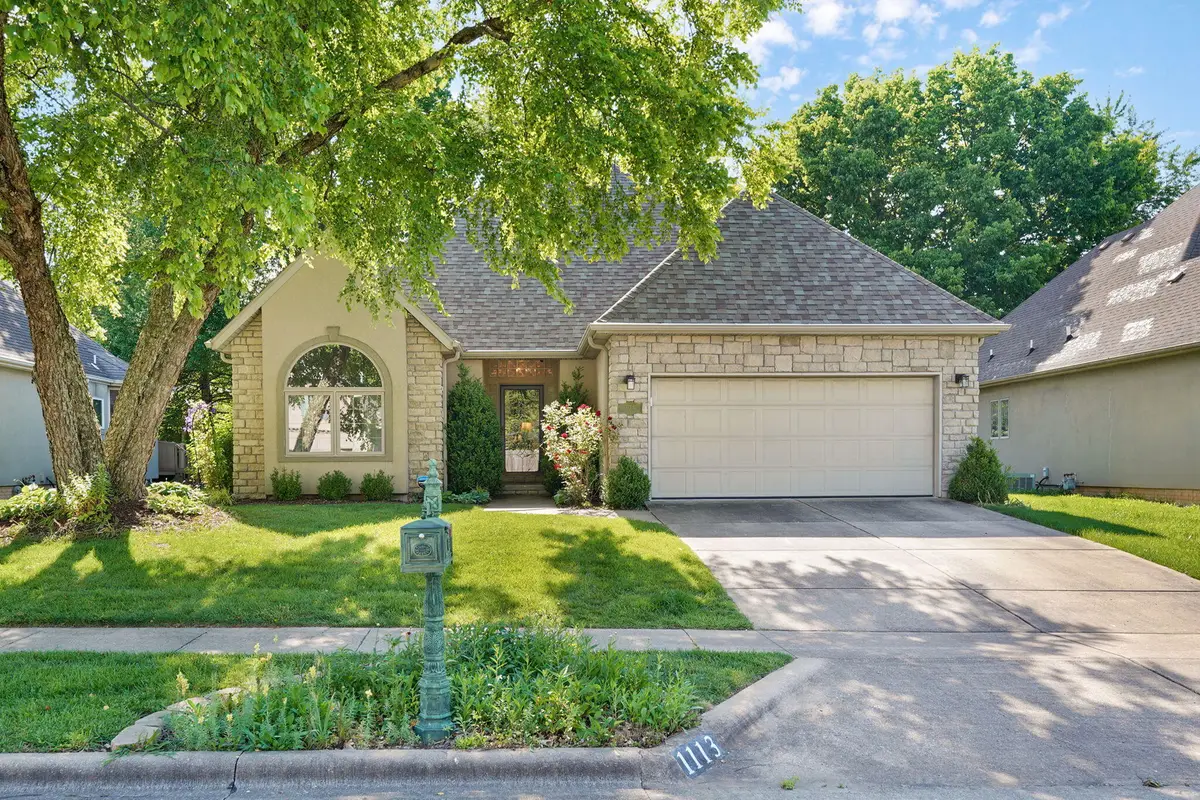 1113 S Carriage Avenue, Springfield, MO 65809 - #1