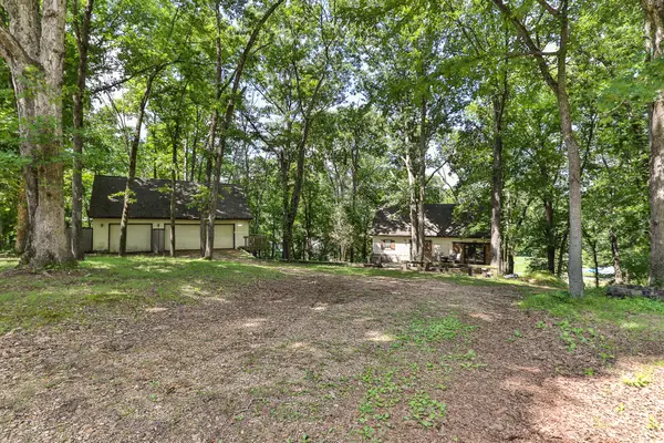 811 Rainbow Valley Drive, Highlandville, MO 65669