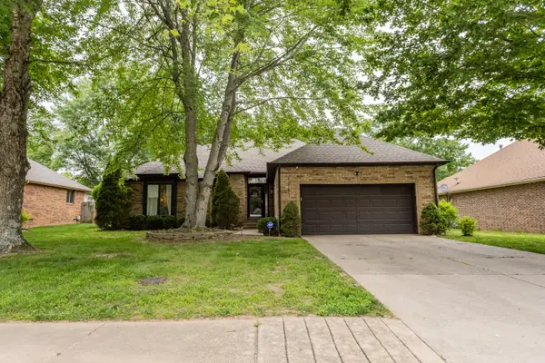 1917 S Forrest Heights Avenue, Springfield, MO 65809