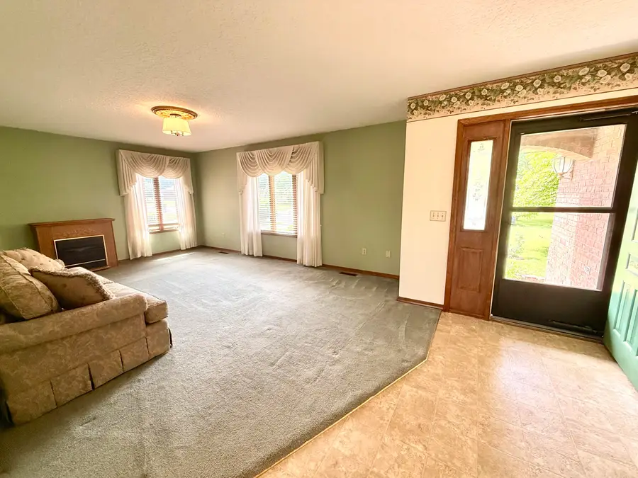801 E 16th Street, Mountain Grove, MO 65711 - #3