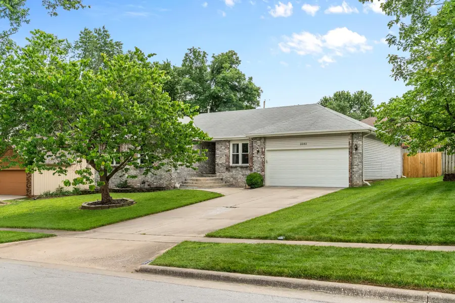 2082 W Arlington Street, Springfield, MO 65810 - #2