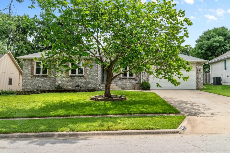 2082 W Arlington Street, Springfield, MO 65810 - #3