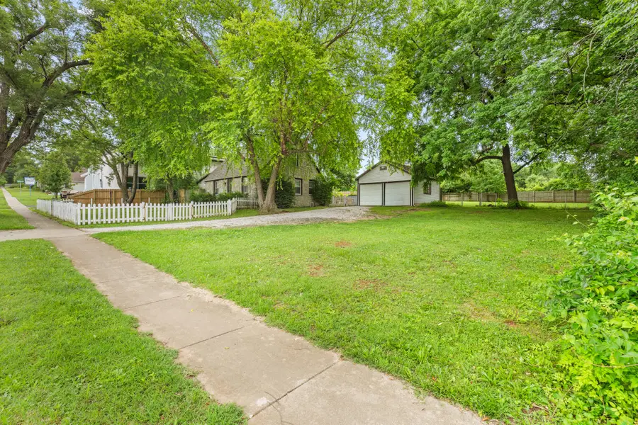 1414 W Walnut Street, Springfield, MO 65806 - #2