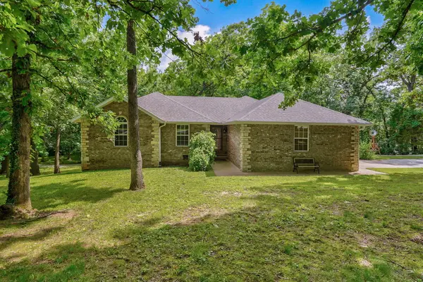 205 Nice Place Road, Clever, MO 65631