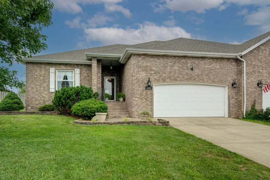 820 E Crystal Avenue, Nixa, MO 65714 - #2