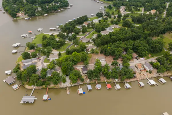 28165 Oxbow Drive, Warsaw, MO 65355