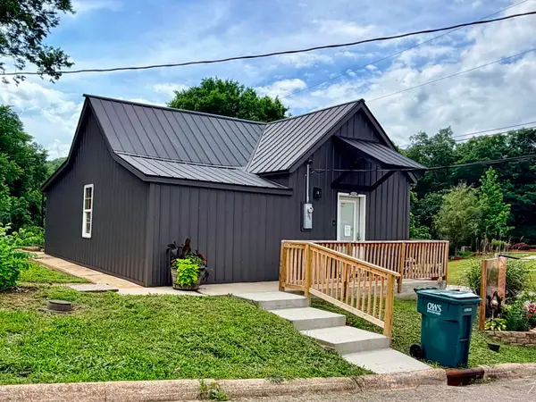 18209 3rd Street, Eminence, MO 65466