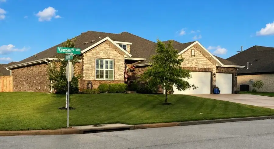 6066 S Crescent Road, Battlefield, MO 65619 - #3
