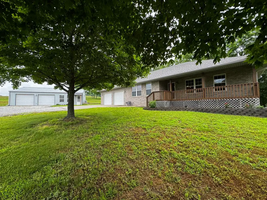3702 Round House Road, Aurora, MO 65605 - #2