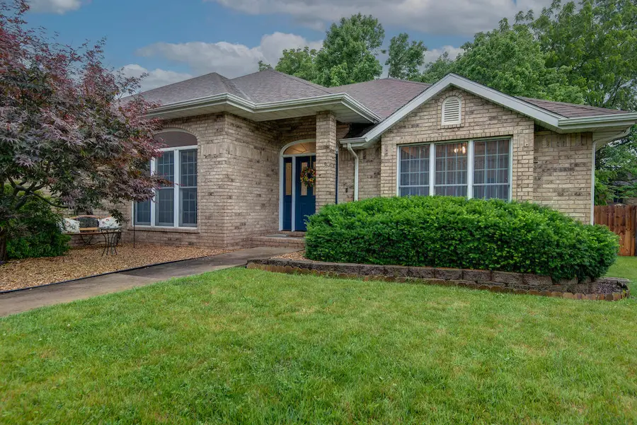 4589 S Warren Avenue, Springfield, MO 65810 - #2