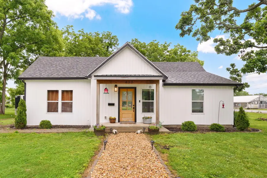 430 S Oak Avenue, Aurora, MO 65605 - #2