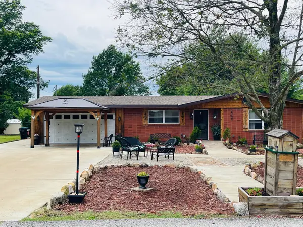 1019 N Pine Street, Marshfield, MO 65706