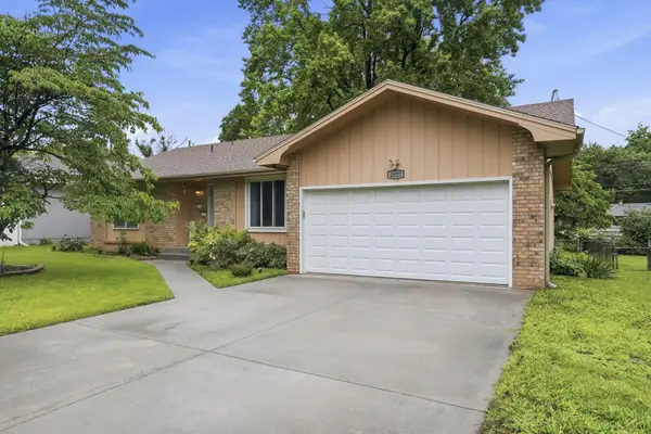 2627 S National Avenue, Springfield, MO 65807