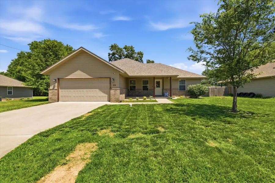579 S Forest Lane, Republic, MO 65738 - #2