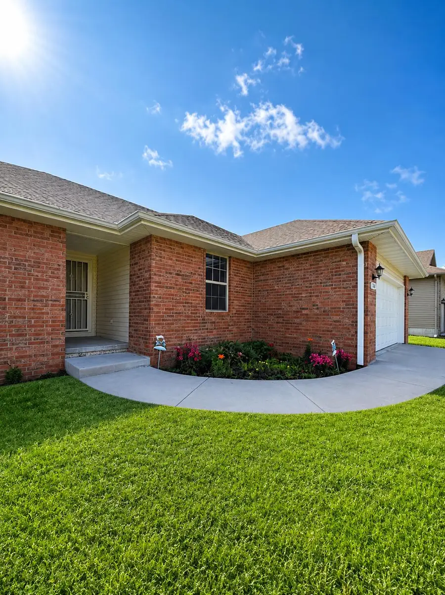 1160 Estate Avenue, Marshfield, MO 65706 - #3