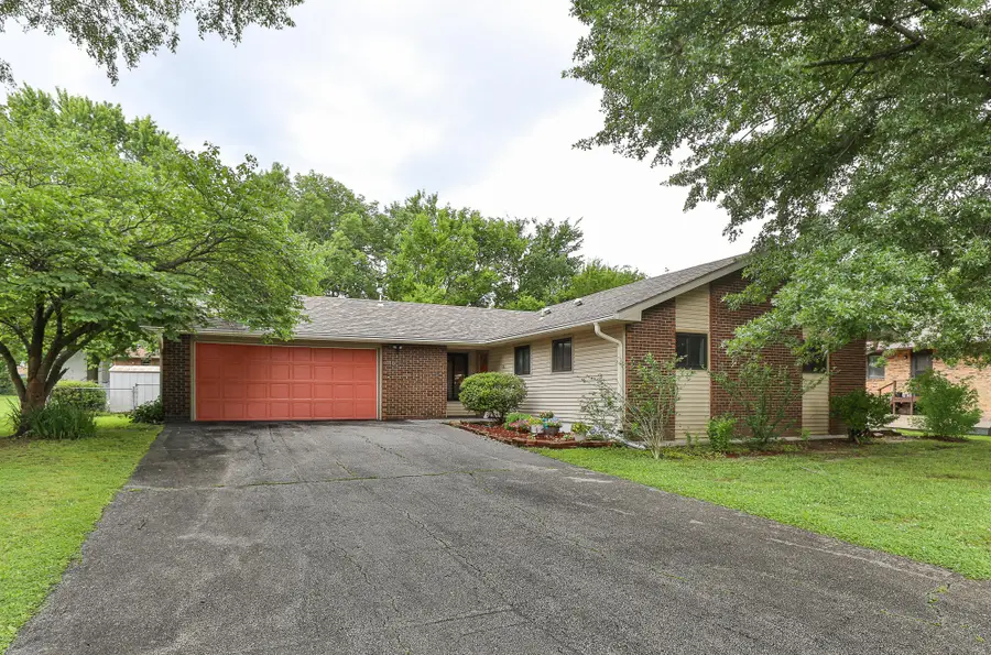 116 W Auburn Street, Bolivar, MO 65613 - #2