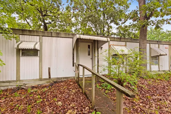 399 Laurel Street, Hollister, MO 65672