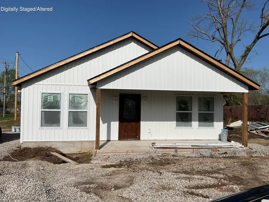 340 E Cofield Avenue, Aurora, MO 65605 - #2