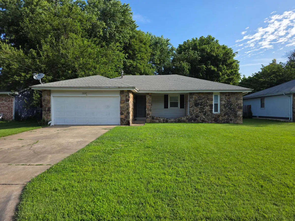 909 W Glenwood Street, Springfield, MO 65807 - #1