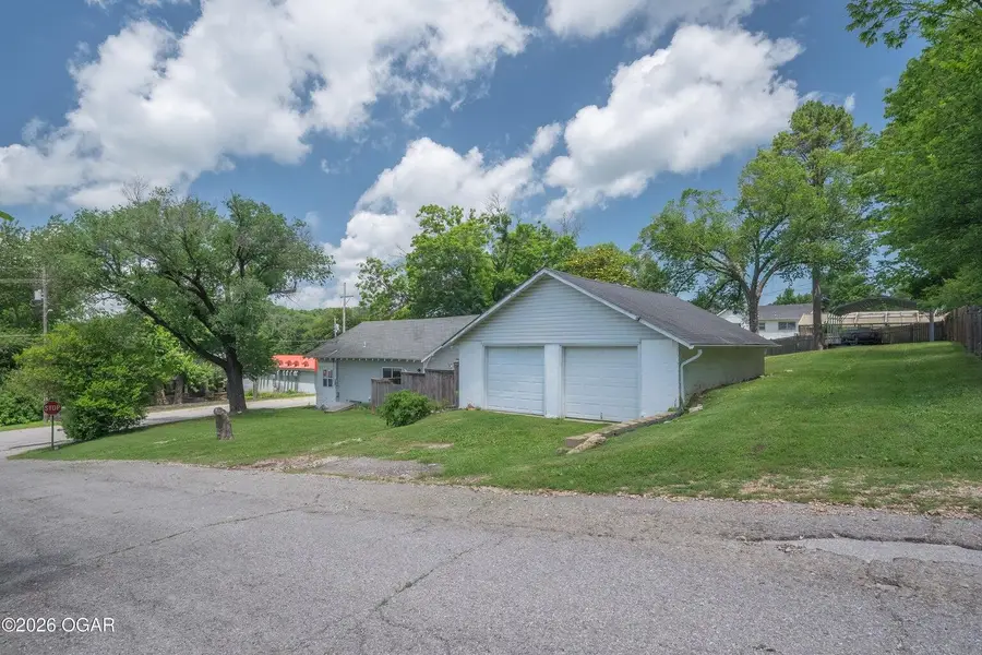 202 N Walnut Street, Anderson, MO 64831 - #2