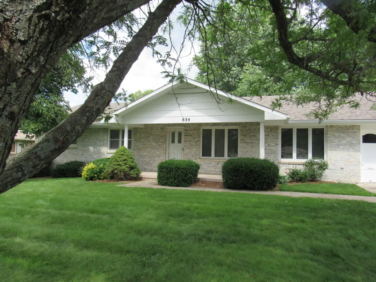 634 N Olive Street, Marshfield, MO 65706 - #1