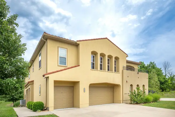 122 E Tuscany Court #A, Hollister, MO 65672