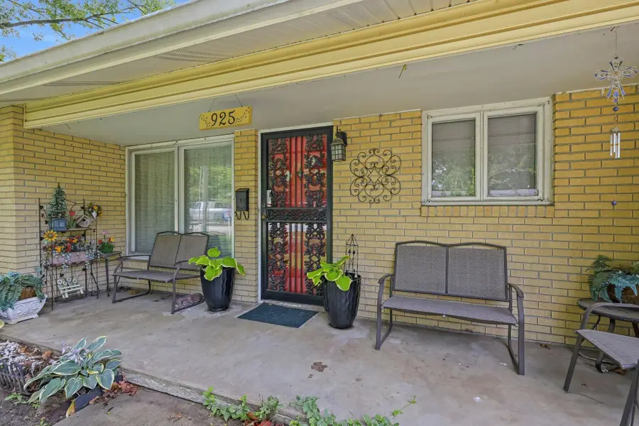 925 S Barnes Avenue, Springfield, MO 65802 - #2