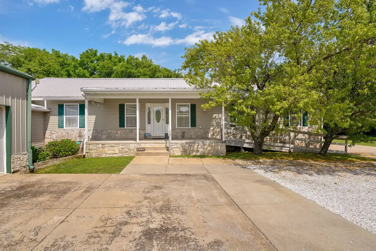 7222 N Farm Road 203, Strafford, MO 65757 - #1