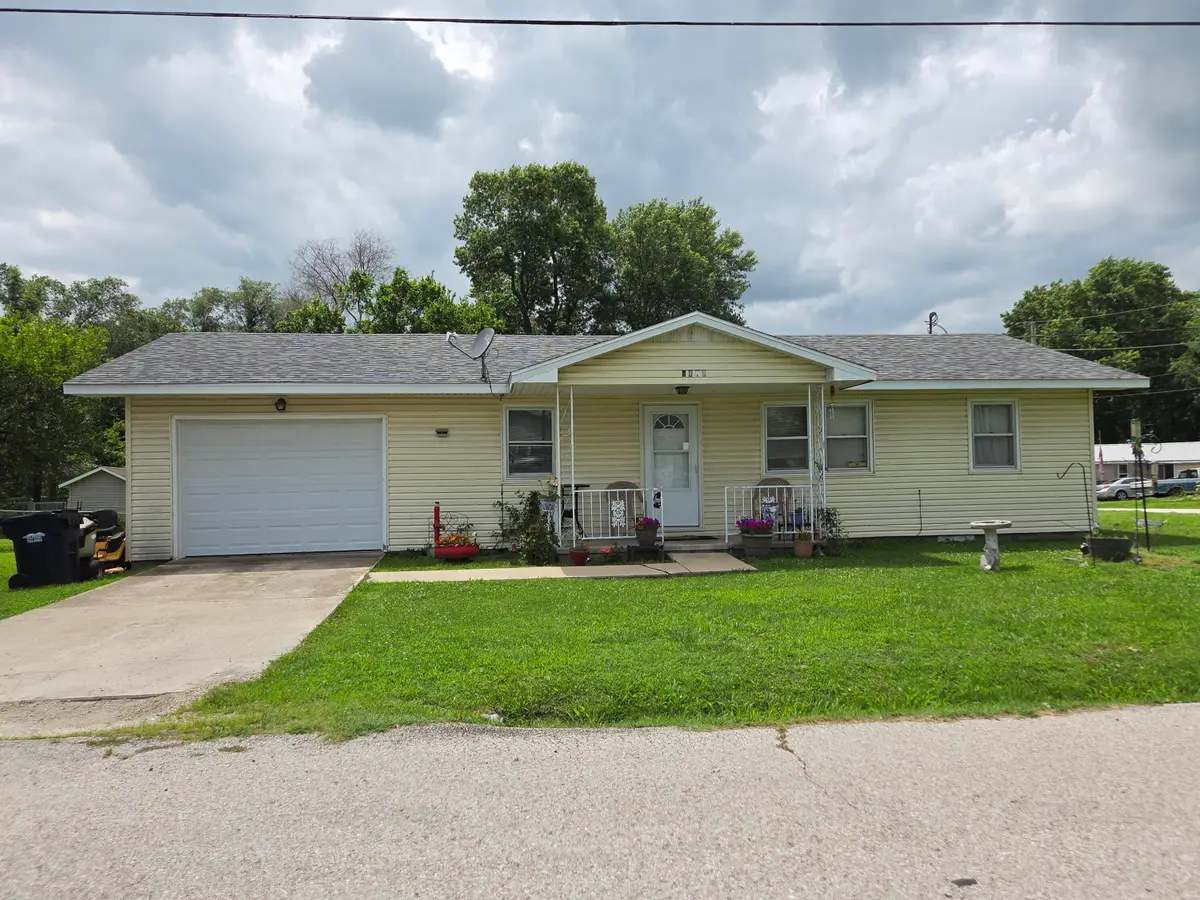 1127 N Oak Street, Buffalo, MO 65622 - #1